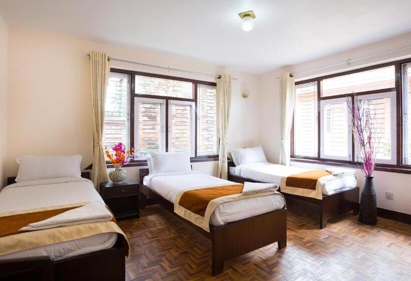اتاق لوکس سه تخته, Kathmandu Nomad
