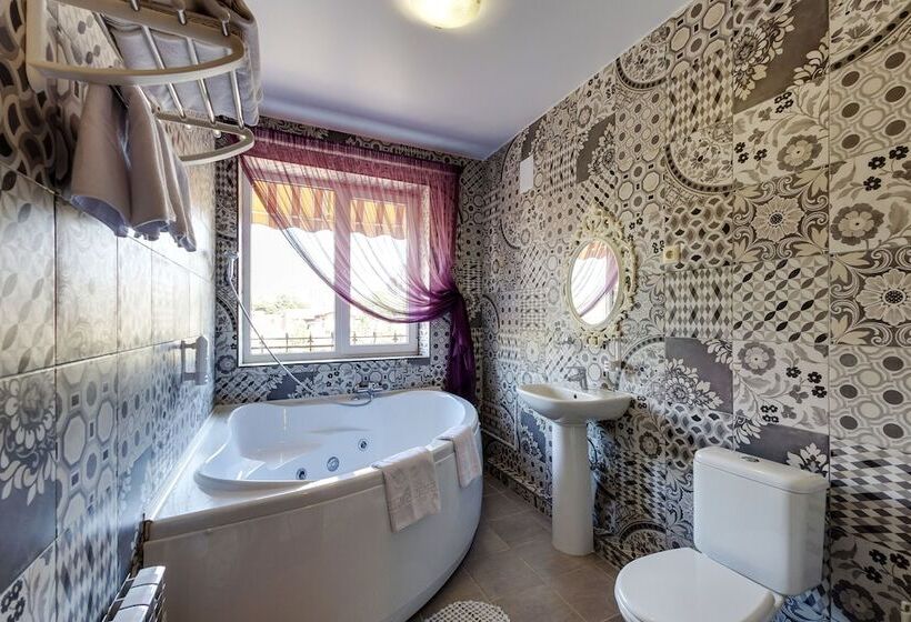 سوییت, Marton Boutique And Spa