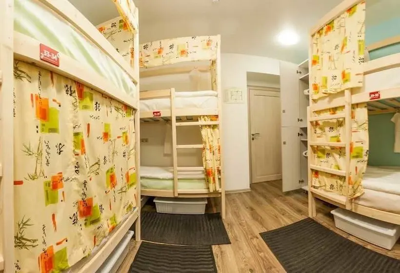 ルームシェアのワンベッド, «very Center» Hostel
