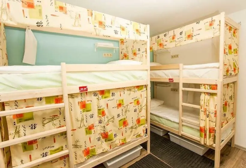 ルームシェアのワンベッド, «very Center» Hostel