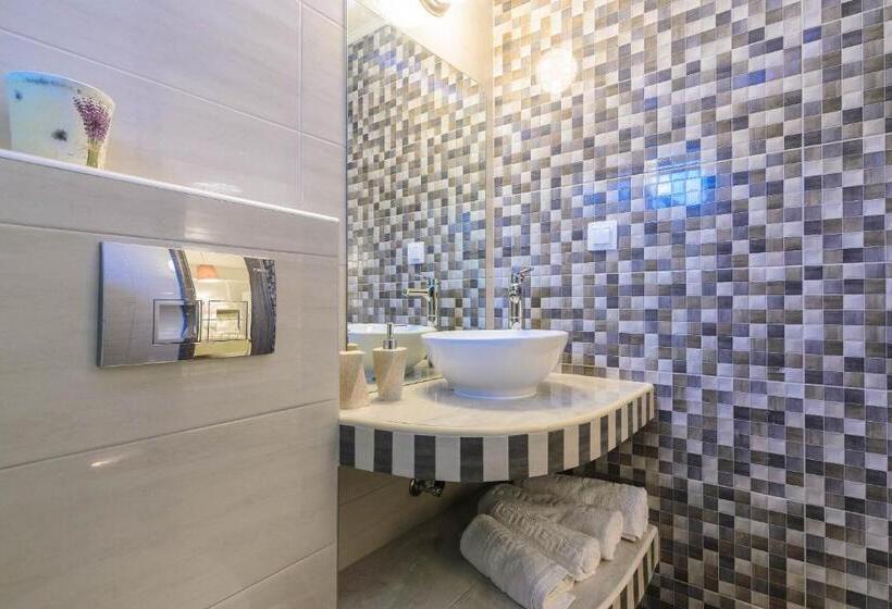 اتاق استاندارد سه تخته با بالکن, Denise Studios And Apartments