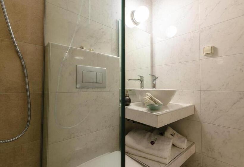 اتاق استاندارد سه تخته با بالکن, Denise Studios And Apartments