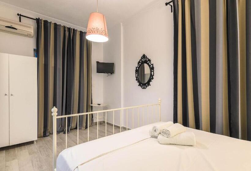 إستديو قياسى مزود بشرفة, Denise Studios And Apartments
