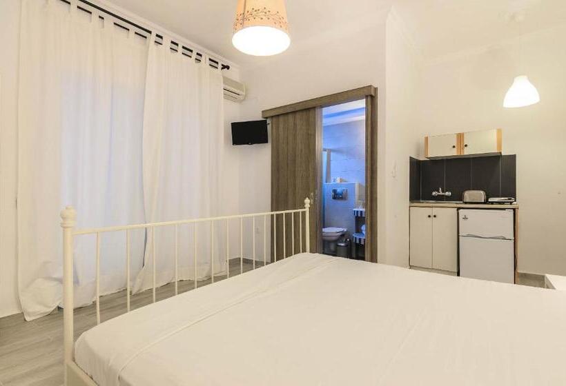 اتاق استاندارد سه تخته با بالکن, Denise Studios And Apartments