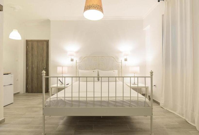 اتاق استاندارد سه تخته با بالکن, Denise Studios And Apartments