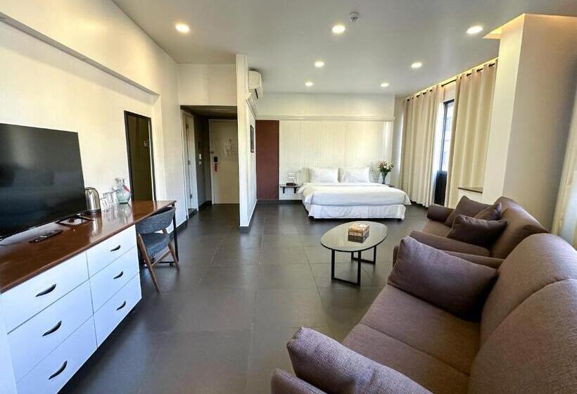 سوییت جونیور, Hamra Urban Gardens