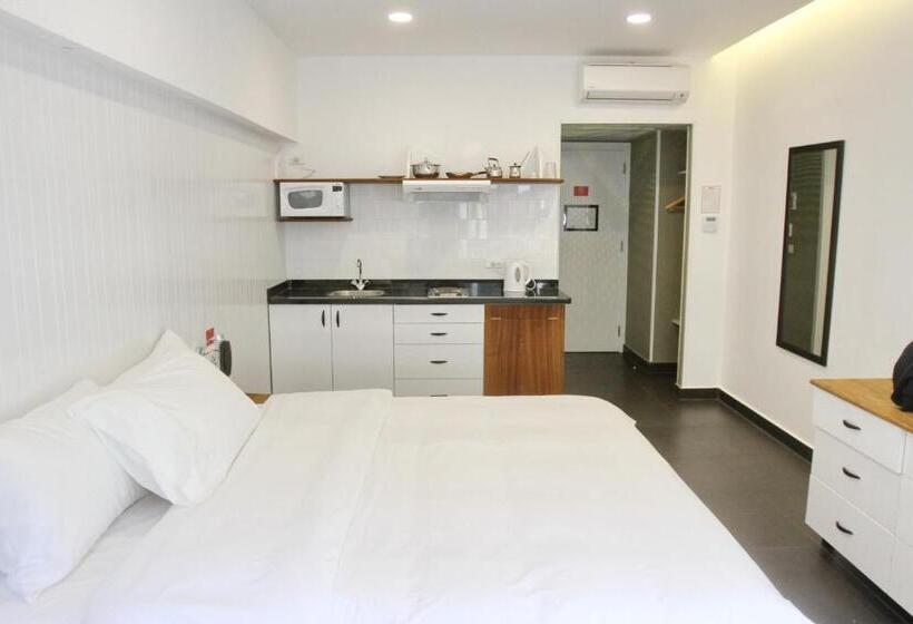 استودیو استاندارد با تخت کینگ, Hamra Urban Gardens