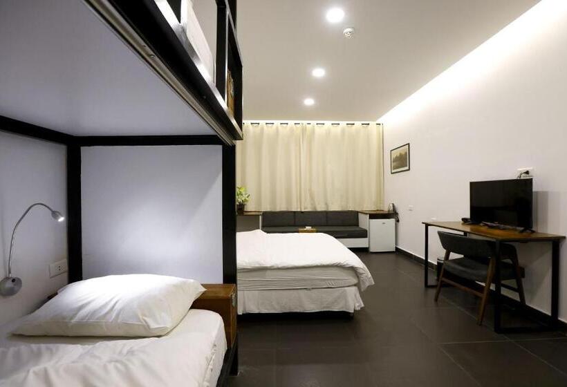 اتاق لوکس خانوادگی, Hamra Urban Gardens