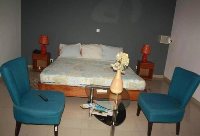 스탠다드 스튜디오, Residence Hotel La Marsu