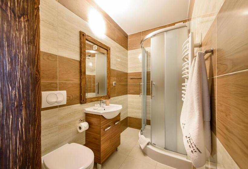 غرفة قياسية رباعية مزودة بشُرفة, Dworek Myśliwski Hubert świetna Lokalizacja 50m Od Term Bania