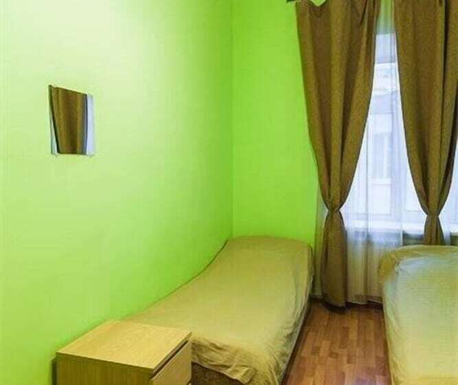 이코노이 4인룸, Old Flat Guest House On Ligovskiy