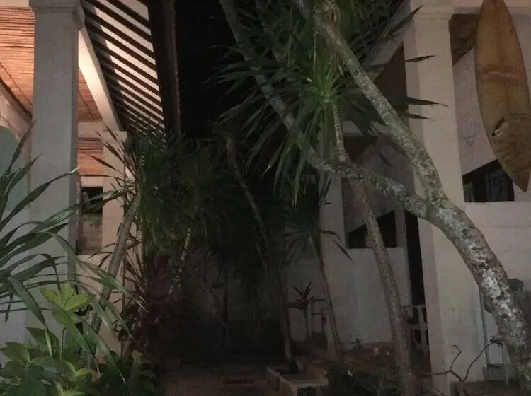 اتاق خانوادگی, Padang Padang Breeze