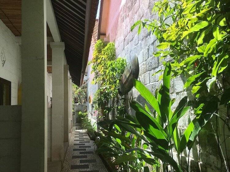 غرفة قياسية, Padang Padang Breeze