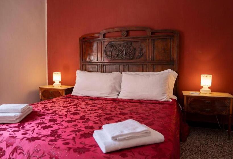 اتاق عادی, Well Come   Santa Lucia