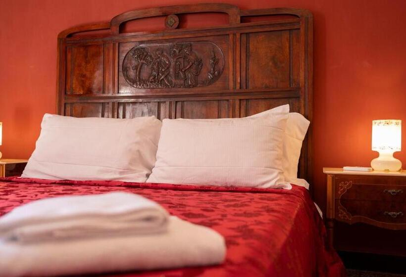 اتاق عادی, Well Come   Santa Lucia