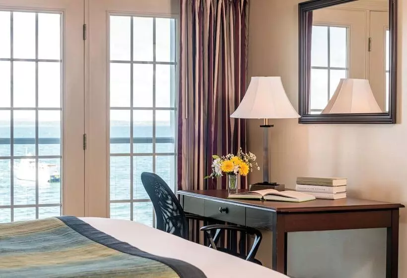 اتاق استاندارد با بالکن و چشم‌انداز دریا, Atlantic Oceanside Hotel & Conference Center