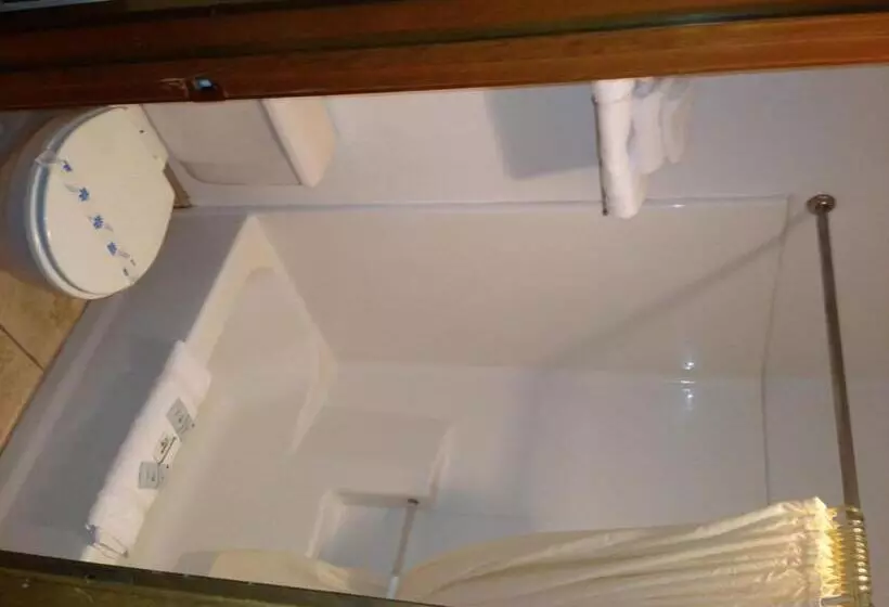 اتاق استاندارد با تخت بزرگ, Bay City Inn