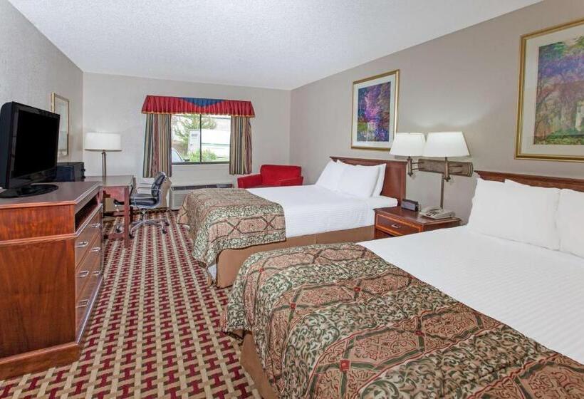 带2个双人床的标准工作室, Baymont By Wyndham Smyrna