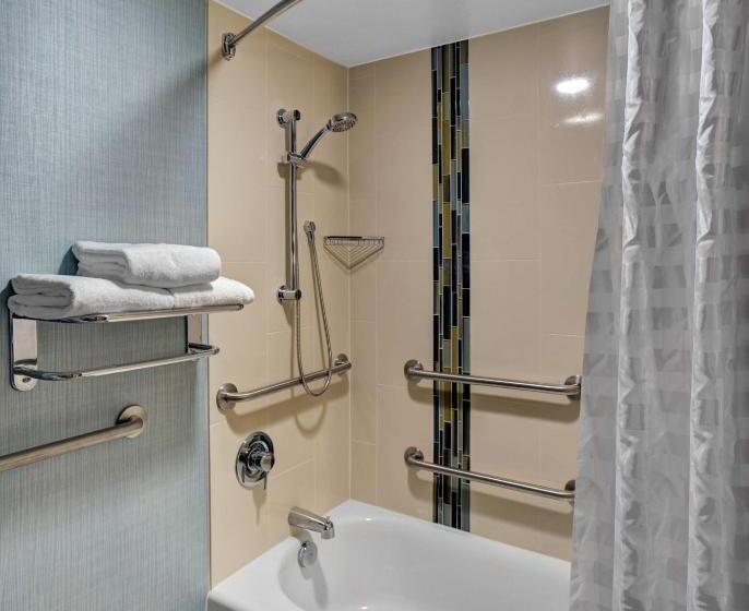 غرفة قياسية سرير كينج لذوى الإحتياجات الخاصة, Hyatt Place Secaucus