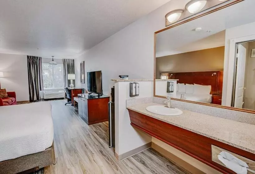 キングサイズベッドのスイートルーム, The Ashley Inn & Suites