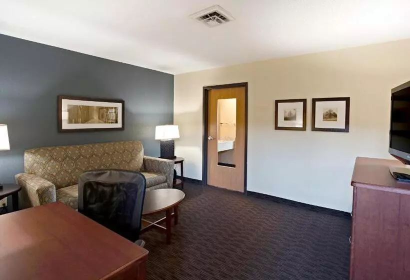 キングサイズベッドのスイートルーム, Americinn By Wyndham Bay City