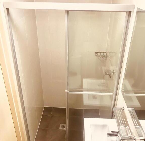 اتاق استاندارد, Newtown Backpackers