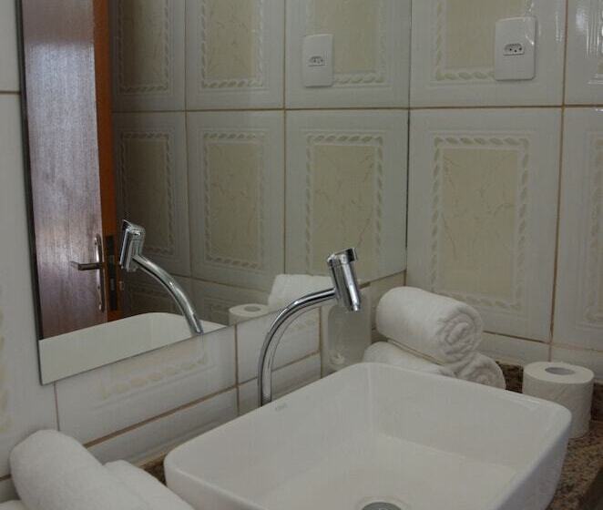 تختخواب در اتاق مشترک, Beach Hostel Cabo Frio