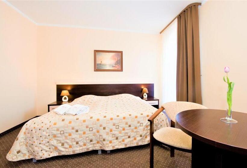 标准间, Puchacz Spa