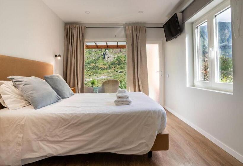 اتاق استاندارد, Madeira Surf Lodge