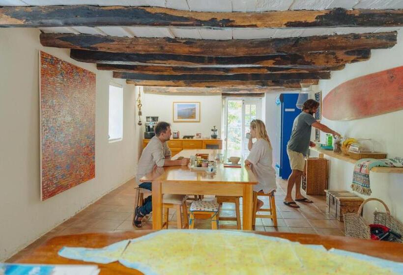 غرفة أساسية, Madeira Surf Lodge