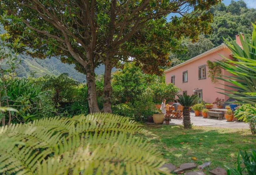 ویلای استاندارد با چشم‌انداز باغ, Madeira Surf Lodge