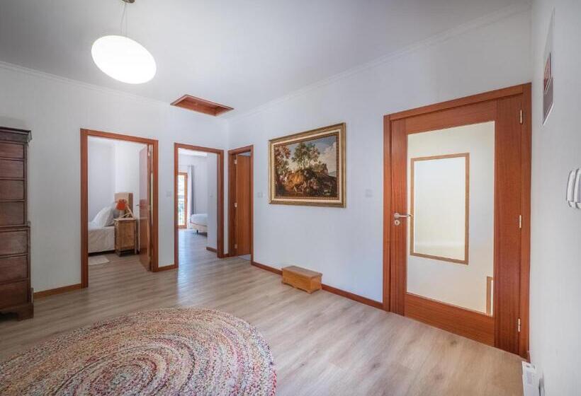 غرفة قياسية مزوَّدة بشُرفة, Madeira Surf Lodge