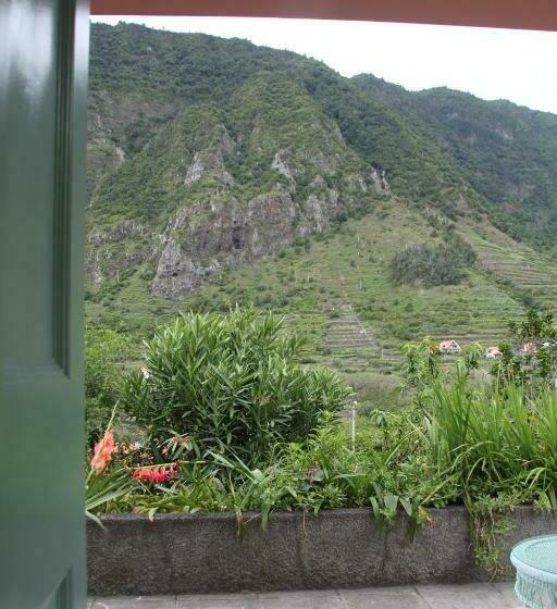 اتاق استاندارد, Madeira Surf Lodge