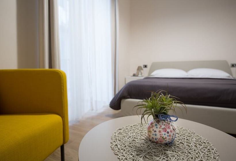 اتاق لوکس با چشمانداز شهر, Musto Suites & Rooms