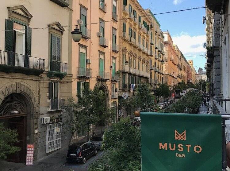 اتاق لوکس با چشم‌انداز شهر, Musto Suites & Rooms