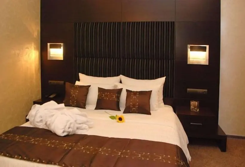 اتاق خانوادگی, Aion Luxury