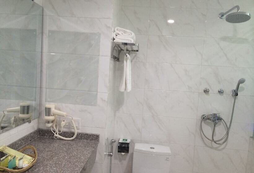 اتاق استاندارد, Gold Leaf