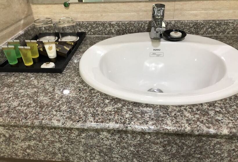 اتاق لوکس, Gold Leaf