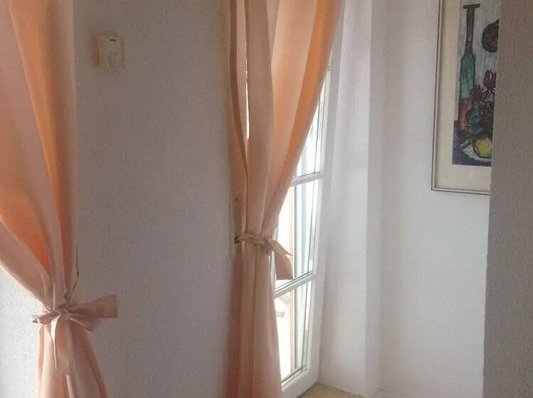 ファミリールーム, Gästehaus Tante Tienchen 7 Minuten Zu Fuss Zum Europa Park , Plus Kostenloses Parkplatzticket Rulant