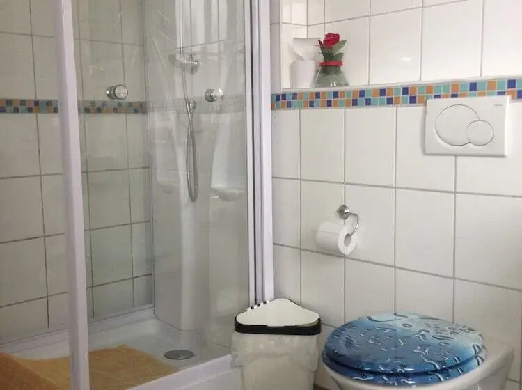 ２ベッドルームアパートメント, Gästehaus Tante Tienchen 7 Minuten Zu Fuss Zum Europa Park , Plus Kostenloses Parkplatzticket Rulant