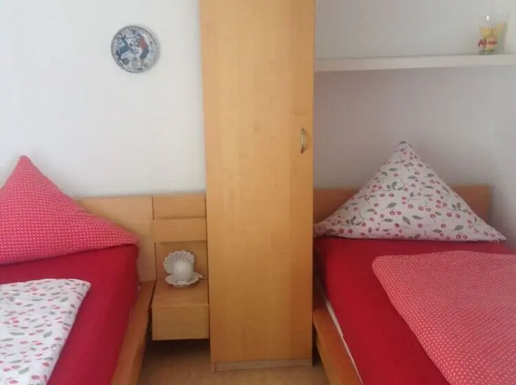 ２ベッドルームアパートメント, Gästehaus Tante Tienchen 7 Minuten Zu Fuss Zum Europa Park , Plus Kostenloses Parkplatzticket Rulant