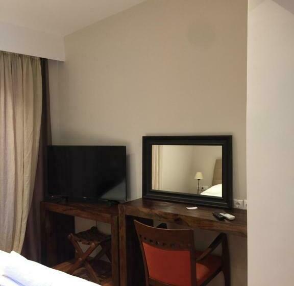 غرفة عائلية, Apollon Filoxenia