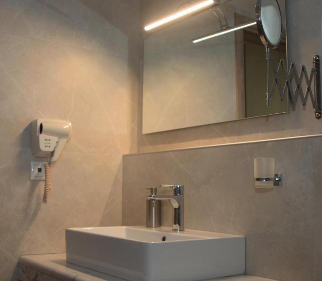 غرفة قياسية, Apollon Filoxenia