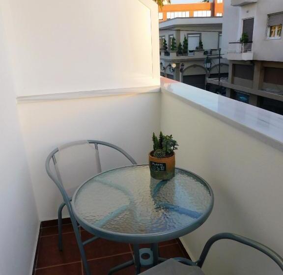 غرفة قياسية مزوَّدة بشُرفة, Apollon Filoxenia