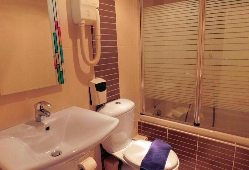 غرفة قياسية مزوَّدة بشُرفة, Apollon Filoxenia