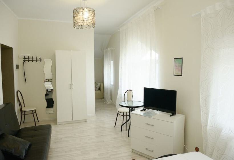 舒适三人间, Jet