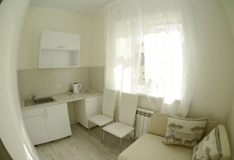 舒适三人间, Jet