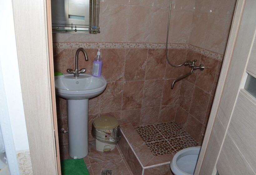 基本间, Mini Hotel Uyut On Prospekt Putina 8