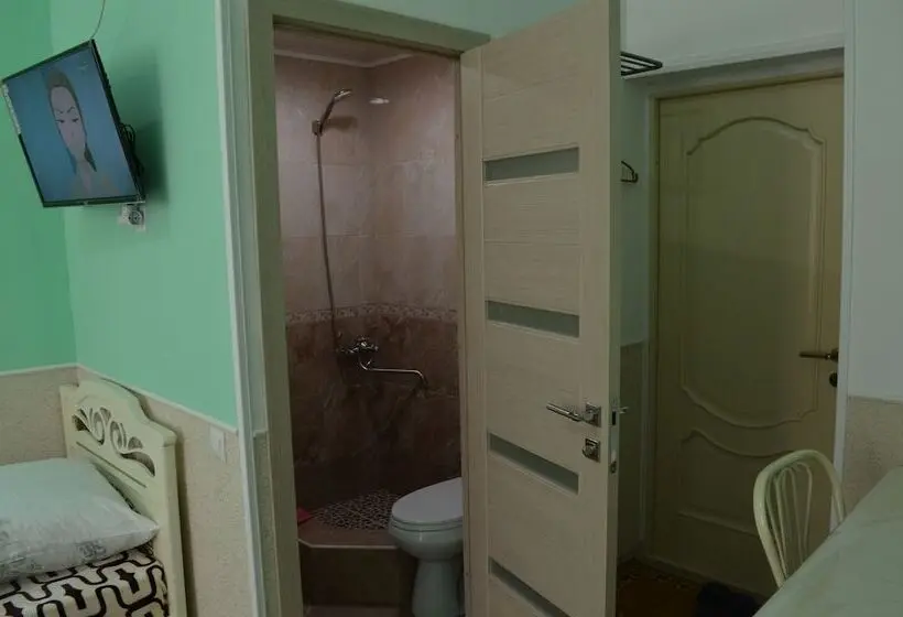 ベーシックトリプルルーム, Mini Hotel Uyut On Prospekt Putina 8