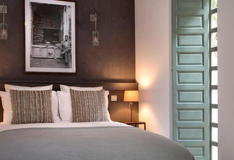 سوییت لوکس, Riad Antara